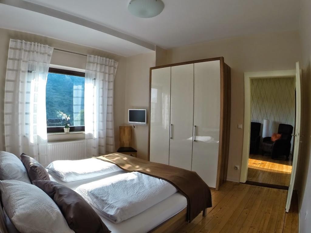 Ferienwohnungen Haus Am Wuerzlaysteig Lehmen Chambre photo