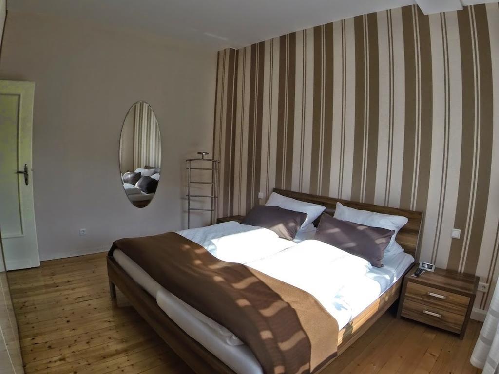 Ferienwohnungen Haus Am Wuerzlaysteig Lehmen Chambre photo